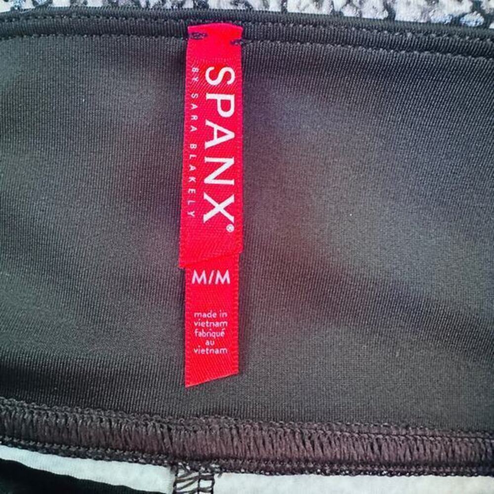 SPANX Faux Leather Snake Shine Leggings Size M High Waisted Workout & Casual - Picture 10 of 10